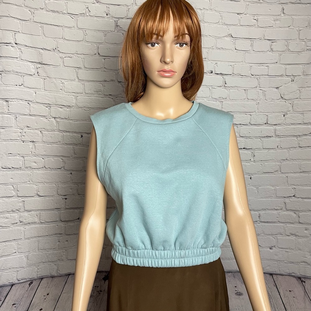 NWT New Zara Cropped Baby Blue Sleeveless Sweatshirt Size M - Picture 1 of 11